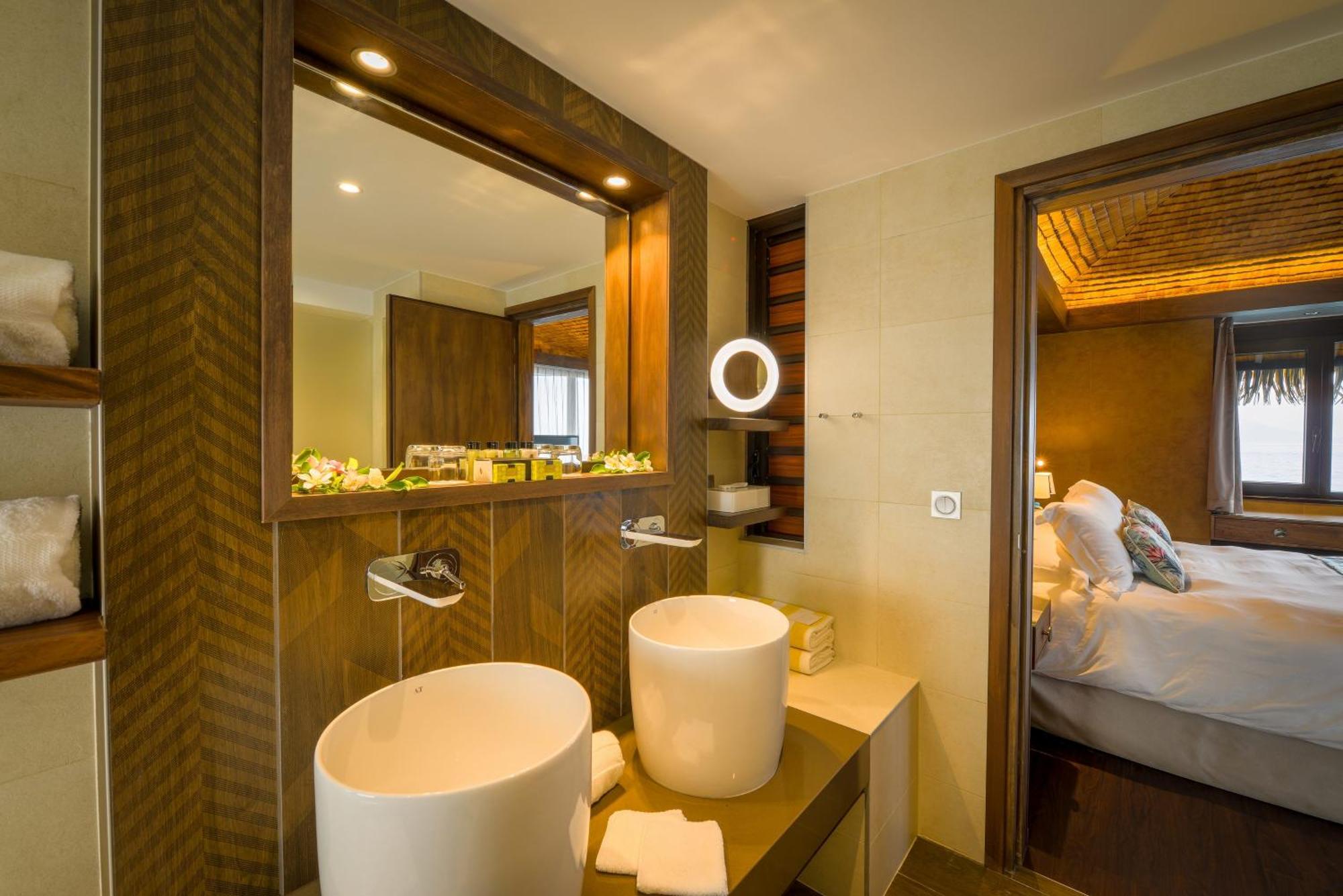 One-Bedroom Overwater Villa Island View